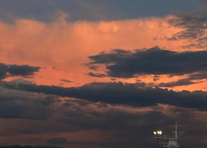 Neon Apartment Durrës
